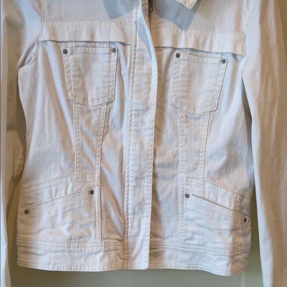 Classic White Denim Jacket for Women - Picture 2 of 4
